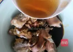 Illustration of how to make pig's feet and ginger 6