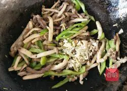 Illustration of how to make fried meat with crab-flavored mushrooms 16