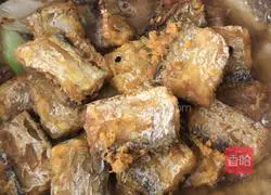 Illustration of how to cook radish with hairtail 13