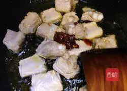 Illustration of Sichuan style potato-roasted pork ribs 6