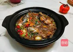 Illustration of how to make crucian carp vermicelli pot 10