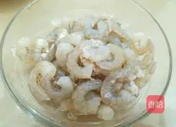 Illustration of how to make fried shrimps with broccoli 1