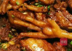 Illustration of how to cook pork ribs and chicken feet stewed 7