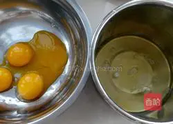 Cocoa Cream Cake Roll Recipe Illustration 2