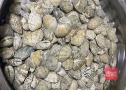 Illustration of how to make spicy fried clams 1