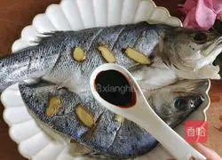 Garlic Grilled Bass Recipe Illustration 5