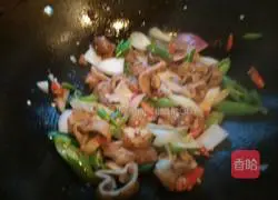 Illustration of how to make fried sausage with hot pepper 7