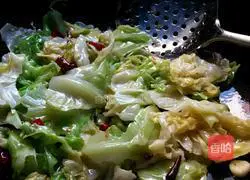 Illustration of how to make stir-fried hand-shred cabbage 6