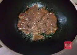 Illustration of how to stir-fry tender liver 5