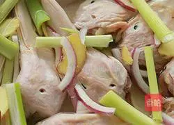 Illustration of how to make your own spicy duck heads 2