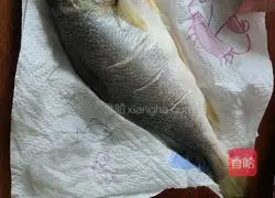 Illustration of braised large yellow croaker 3