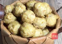 Illustration of how to make handmade meatballs 16