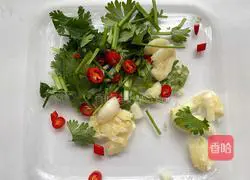 Illustration of how to make spicy and sour lemon shrimp 6