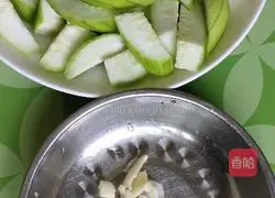 Illustration of how to make fried loofah 2