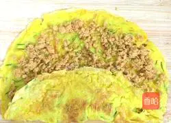 Illustration of how to make cucumber, meat floss and tomato sauce egg pancake 14
