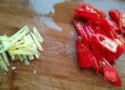 Illustration of how to stir-fry chicken gizzards 2