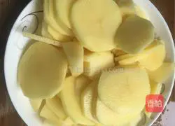 Illustration of how to make minced meat and mashed potatoes 1