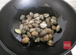 Illustration of how to steam clams with wine 7