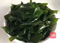 # Northeast# Pork Belly Stewed with Seaweed Buckle Recipe Illustration 2