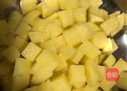 Illustration of how to make curry chicken rice 2