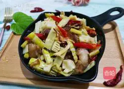 Illustration of how to make fried pork slices with pickled peppers and bamboo shoots 14
