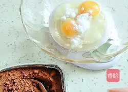  Illustration of how to make cream chocolate towel roll 1