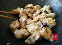 Illustration of Braised Pork Trotters 6