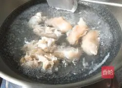 Illustration of how to cook pig's trotters with soybeans 6