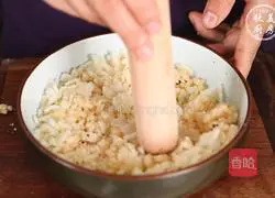 The secret of beach steak is crispy on the outside and tender on the inside Illustration of how to eat meat~4