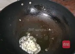 Illustration of how to make stir-fried river shrimp with leeks 7