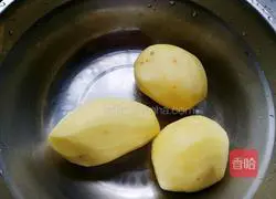 Illustration of how to make avocado mashed potatoes with chicken juice 1