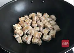 # Northeast# Pork Belly Stewed with Seaweed Buckle Recipe Illustration 5