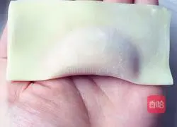 Illustration of how to make red oil hand-cooking 7