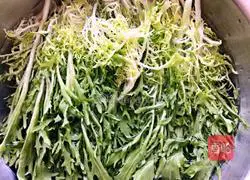 Illustration of how to make cold chrysanthemums 1