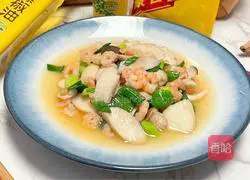 Illustration of how to stir-fry king oyster mushrooms and shrimps 9