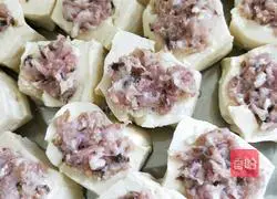 Illustration of how to make Hakka Yong Tofu 3