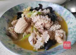 Illustration of how to make fried squid rolls with green onions 11