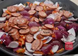 Illustration of how to make Spanish paella 7