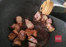 Illustration of soybean braised pork ribs 11