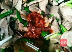 Illustration of how to make twice-cooked pork with sweet potato skin 12