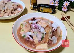 Illustration of how to make Chinese cabbage, pork, tofu and vermicelli stewed with vermicelli 7