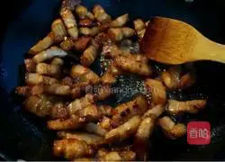 Illustration of Braised Pork and Stewed Eggs 4