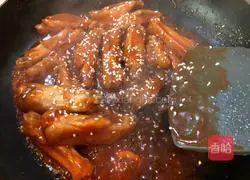 Illustration of how to make tomato sauce chicken wings 9