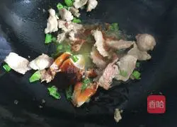 Illustration of how to make organic cauliflower fried meat slices 7