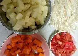 Illustration of casserole stewed beef brisket (edamame) with tomatoes and potatoes 3