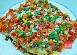 Illustration of how to make fish head with chopped pepper 13