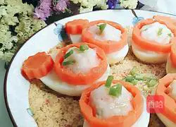 Illustration of how to make steamed shrimps with carrots and eggs 11