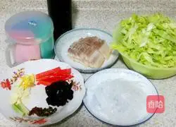 Illustration of how to make twice-cooked pork with cabbage vermicelli 1