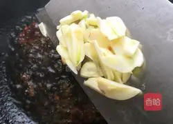 Illustration of how to make fried cabbage with fragrant dried vegetables 2