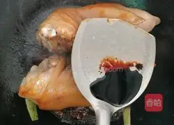 Illustration of how to make soy pig trotters 6